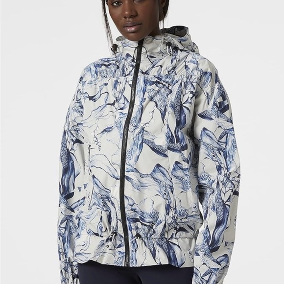 NWT Helly Hansen Women’s Esape Rain Jacket - Grey Fog Esra, Large - Picture 1 of 10